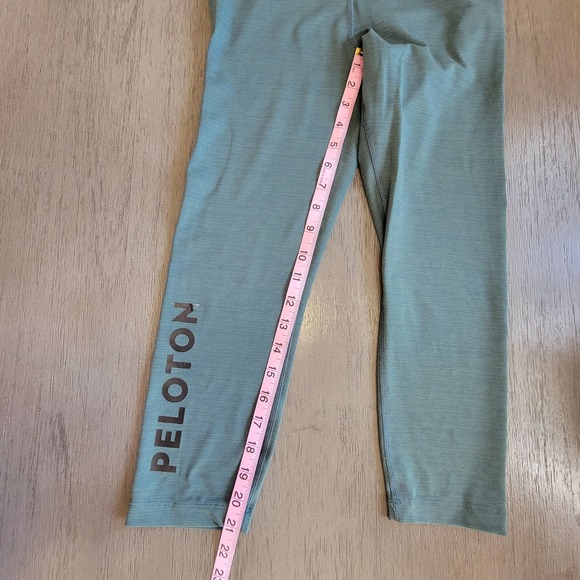 Outdoor Voices x Peloton Capri Leggings in Green Size Medium - Picture 7 of 8